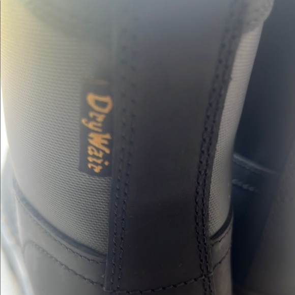 Dr. Martens Black Boots Women’s 7 Black Leather Trinity 1460 - Picture 6 of 8